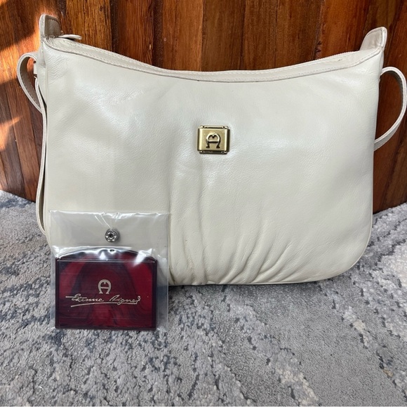 Vintage Etienne Aigner Bags Classics Ivory Crossbody Shoulder With Mirror - Picture 1 of 10